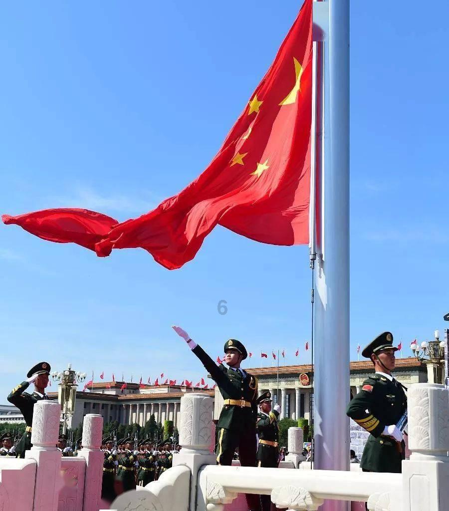 可爱吊带裙